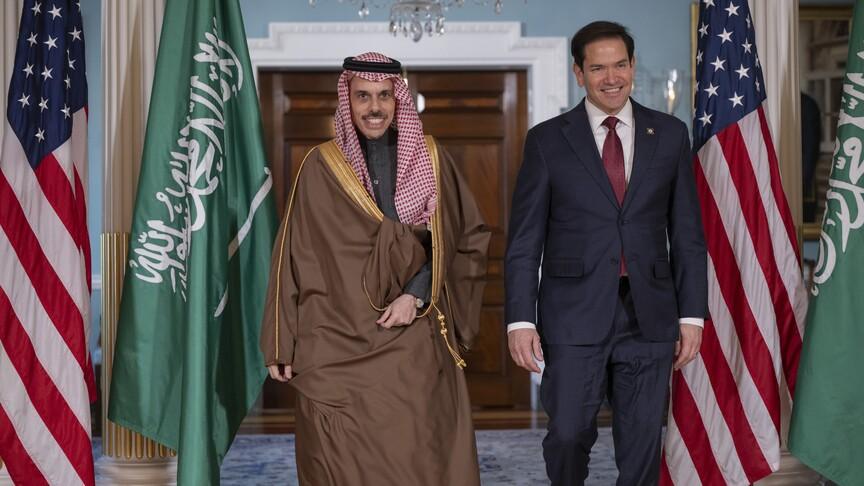 مسؤولون سعوديون وأمريكيون يبحثون الأمن البحري والوضع في اليمن