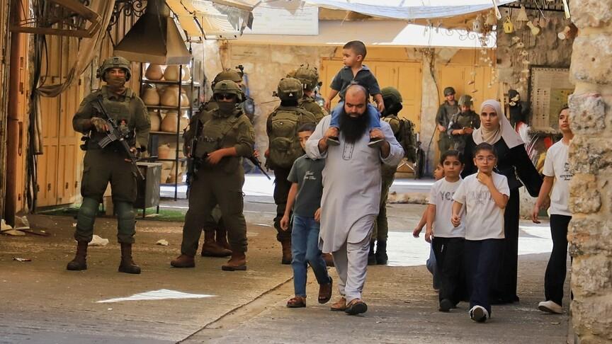 تحديث من الأمم المتحدة: 942 نقطة تفتيش إسرائيلية تقييد حركة الفلسطينيين في الضفة الغربية