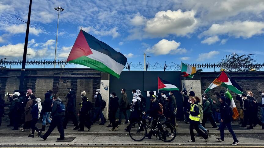 كوميديIrish يحث على مقاطعةFixtureIsrael بسبب حربغزة