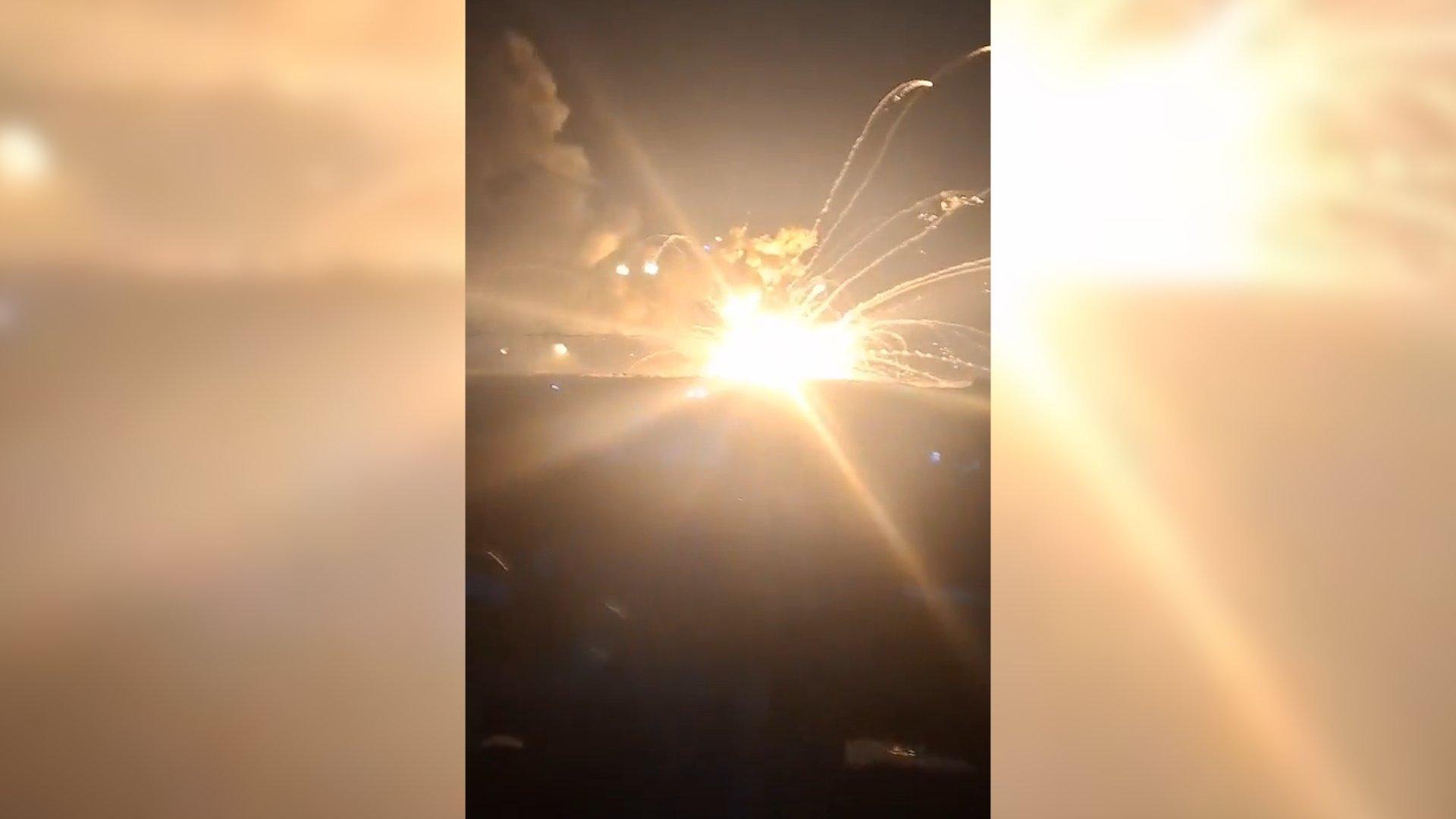انفجارات ضخمة في مخزن أسلحة الجيش السوري قرب حلب