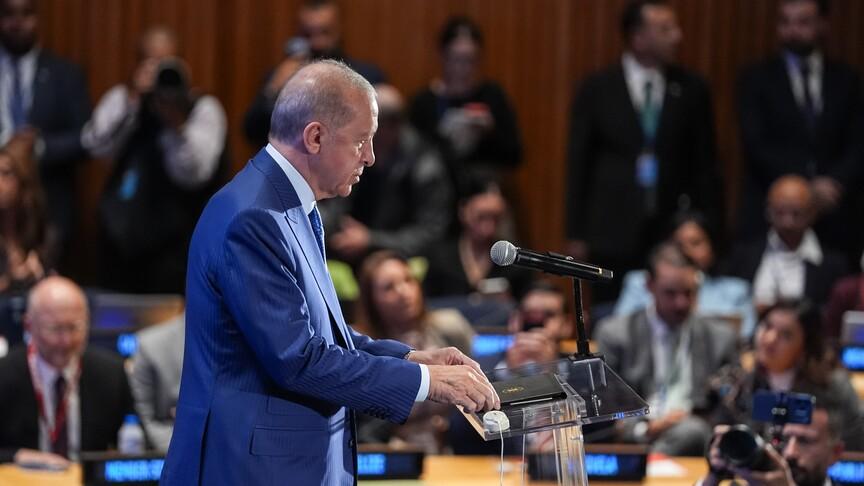 الرئيس أردوغان يحيي يوم اللغة التركية ويدعو لحمايتها وتطويرها