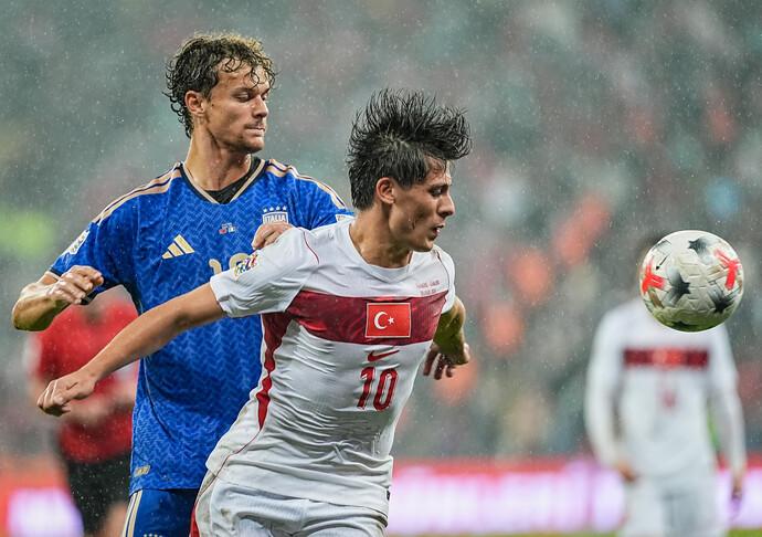 إيطاليا تهزمTürkiye برباعية وفرنسا تتفوق على بلجيكا بهدف
