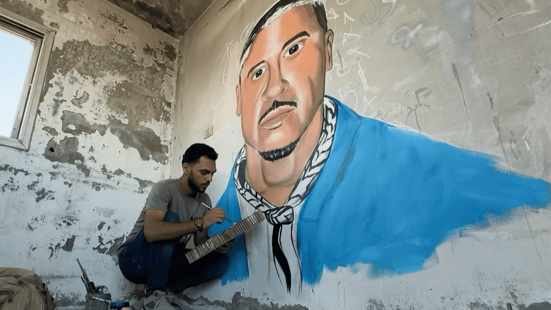فنانون في غزة يزيّنون الجدران المعمرة بصور مكليمور