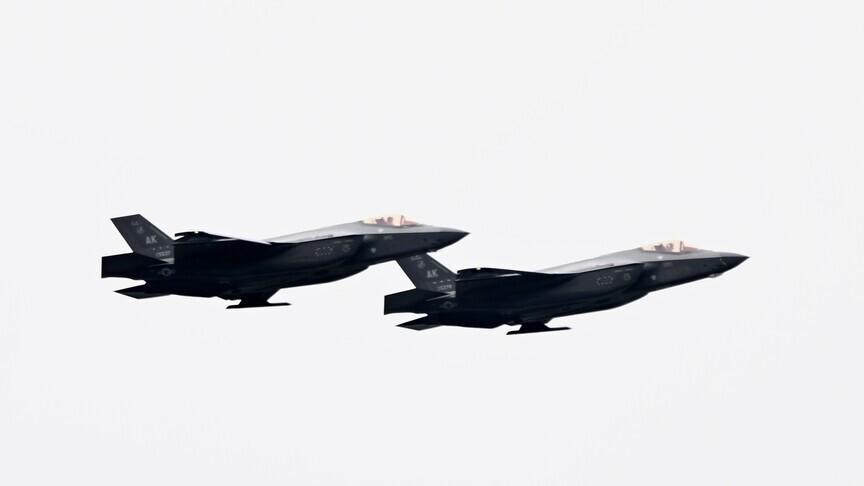 مقاتلة F-16 الأمريكية تسقط في قاعدة سبنغداهلم الجوية بألمانيا