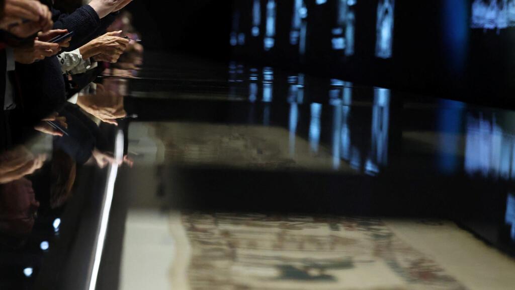 حظر التصوير لدرعية للطابعية البيوكسية في متحف بريطانيا