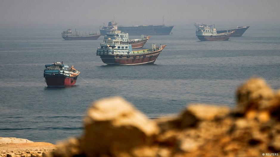 إيران تصر على خطة خروجها من مضيق هرمز بعد رفض ترامب لها