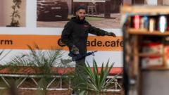 إصابة خمسة إسرائيليين ومقتل مهاجمين فلسطينيين اثنين في هجوم بالضفة الغربية