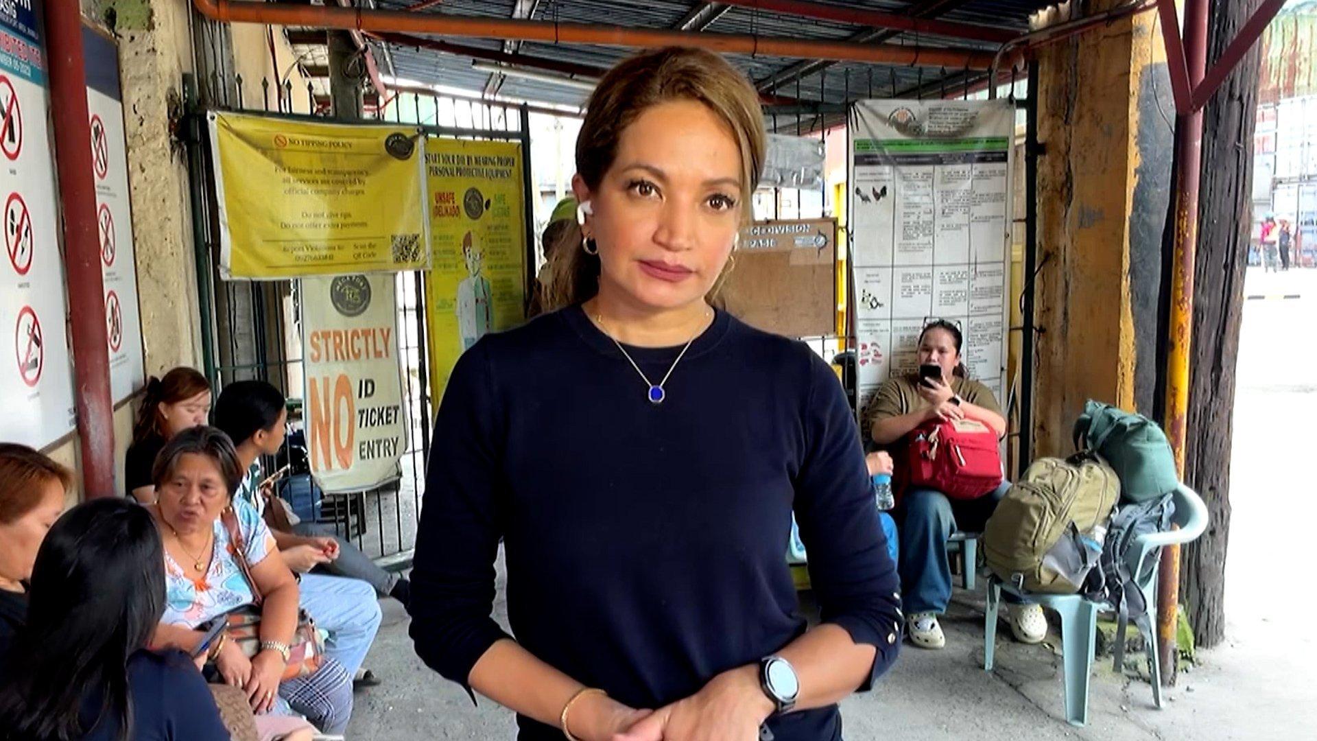 عائلات تنتظر بعد حريق مروع على متن فerry في الفلبين