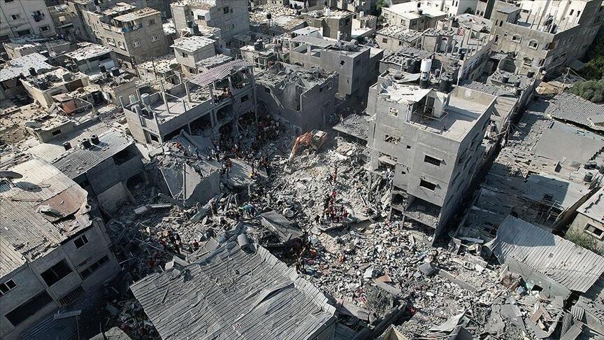 حكومة غزة تحمّل إسرائيل مسؤولية انهيار مبنى السعادة الذي قتل 21 فلسطينياً