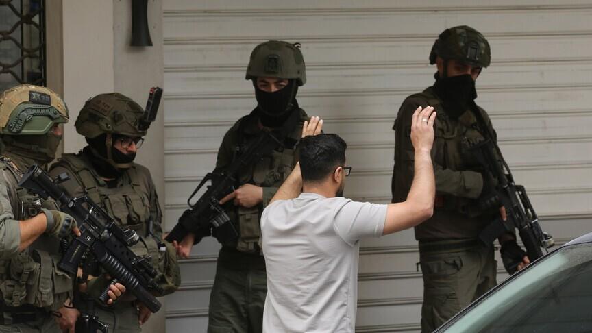 قوات الاحتلال الإسرائيلية تعتقل 53 فلسطينياً في بلدة بيدو قرب القدس
