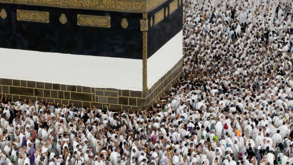 السعودية تتهم الحوثيين بشن هجوم على مكة وتحذر من خط أحمر
