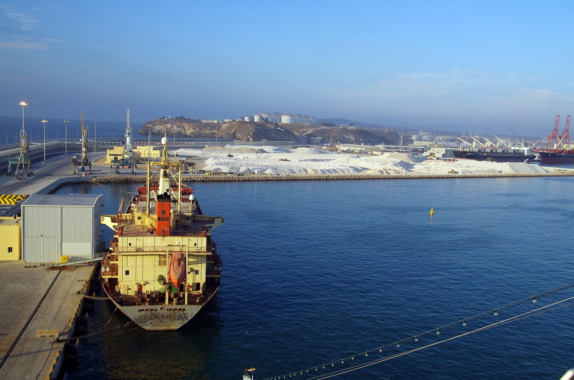 Oman's Economy: From the Oil Era to a Bet on Ports and Logistics
