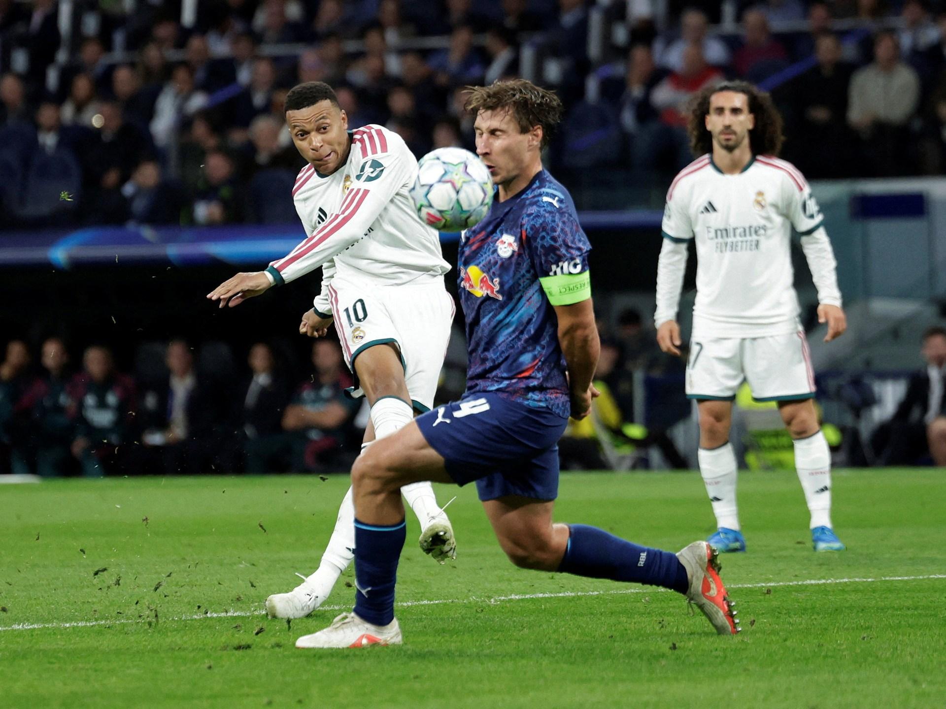 مواجهة كلاسيكو الديربي بين برشلونة وريال مدريد في الدوري الإسباني