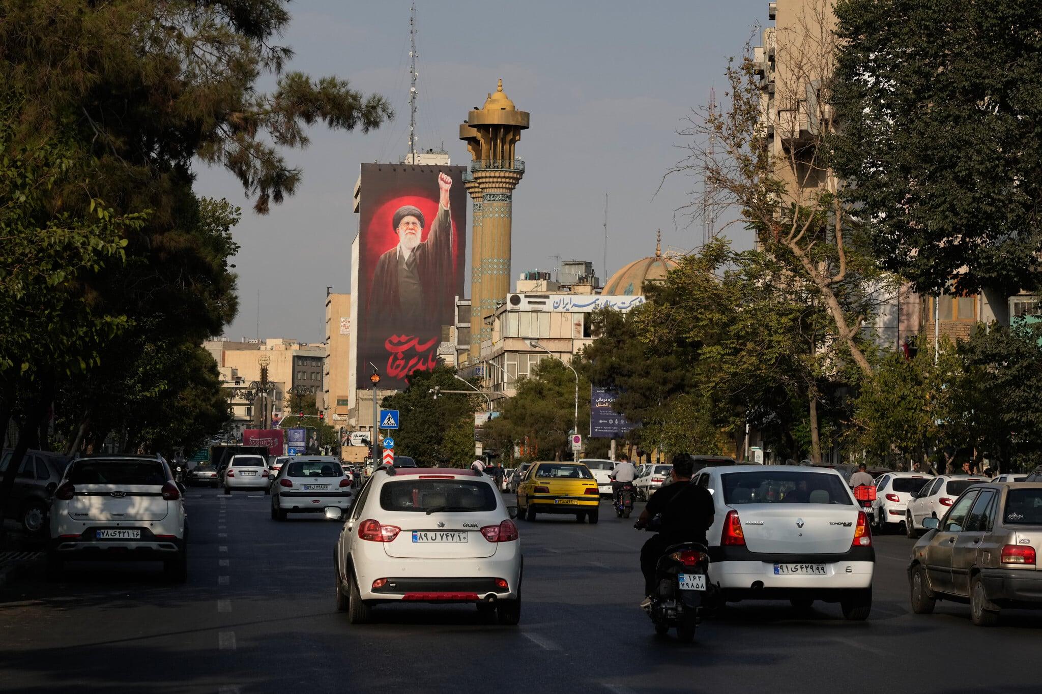 ترامب يطالب بضغوط اقتصادية إضافية على إيران: ما هي خياراته؟