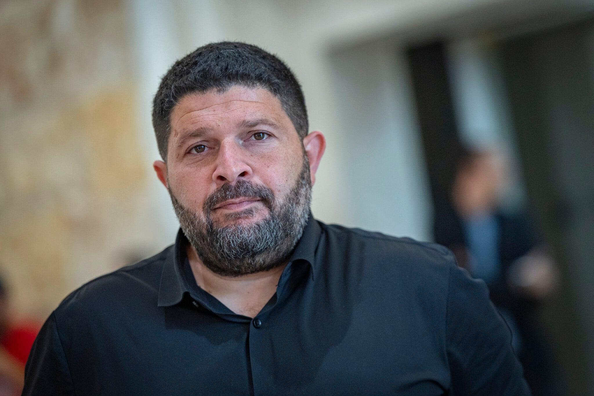 نتنياهو يفتح الباب لـ "ألموغ كوهين" بالترشح ضمن اللكود