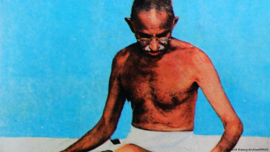 مذكرات غاندي تباع بمليون وسبعين ألف دولار في مزاد بumbai