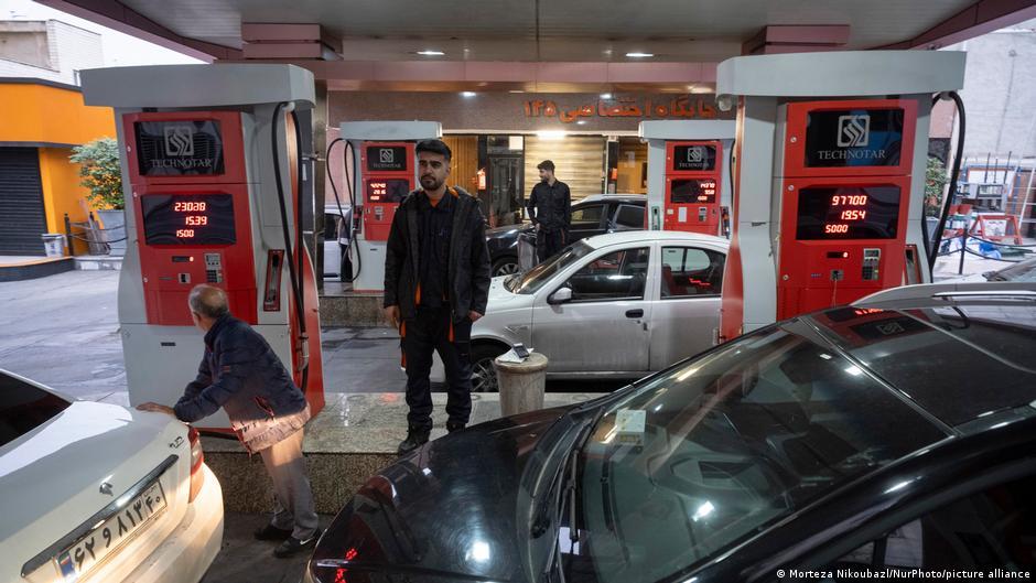 أزمة الوقود في إيران تتفاقم في ظل الحرب والعقوبات