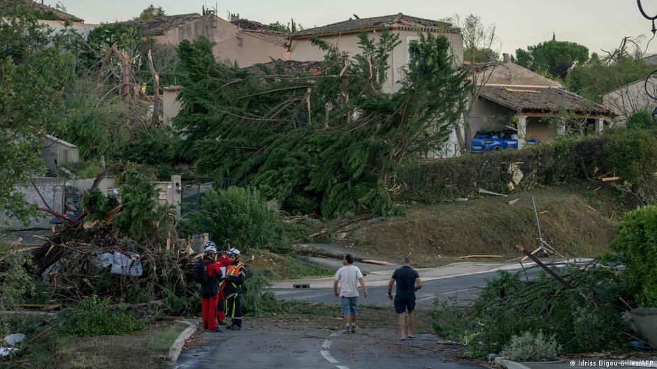 إعصار يضرب جنوب غرب فرنسا ويشعل الفوضى