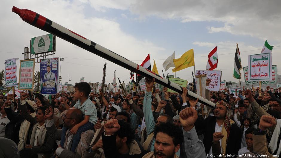 التصعيد العسكري في اليمن مع تقدم الحوثيين غرباً