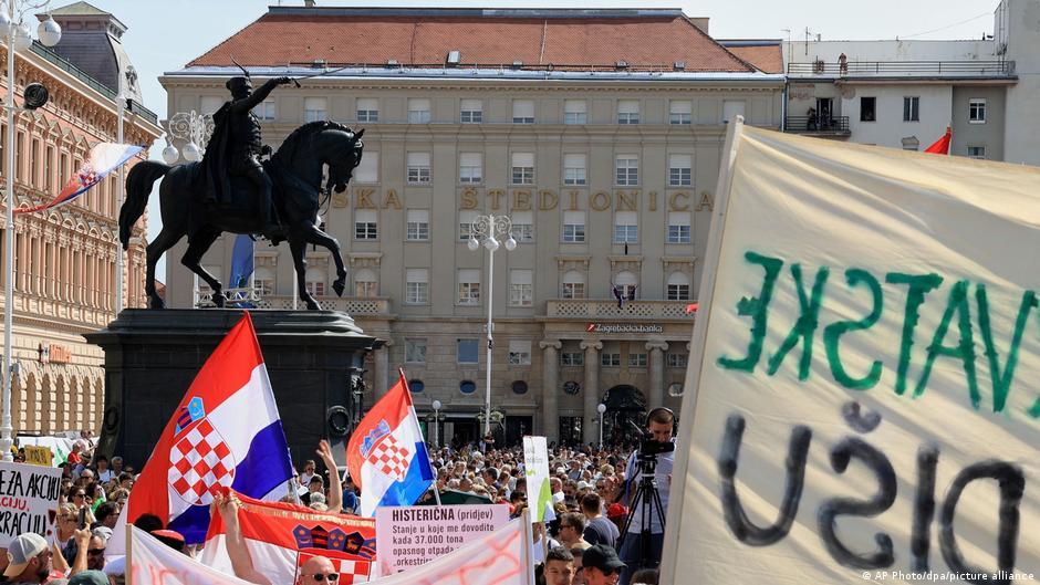 Croatia: مظاهرة ضخمة ضد النفايات السامة في زغرب