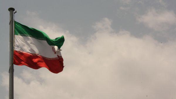 إيران تهدد بالرد على الحرب الاقتصادية الأمريكية