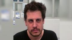 ميلو ييانوبولوبس ي deported من الولايات المتحدة إلى المملكة المتحدة