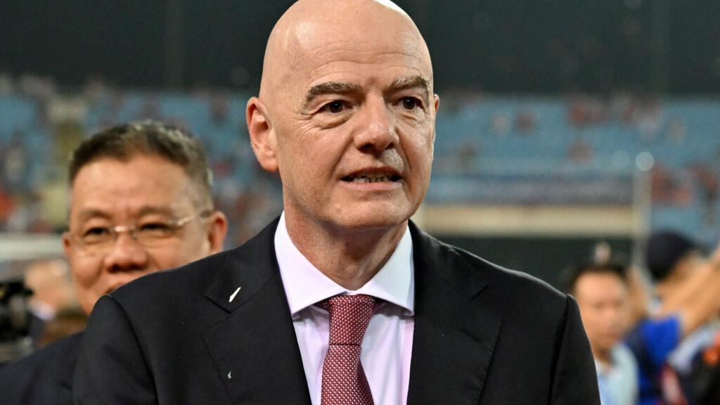 UEFA تعتزم تقديم شكوى جنائية ضد إينفانتينو بسبب بيع حقوق كأس العالم