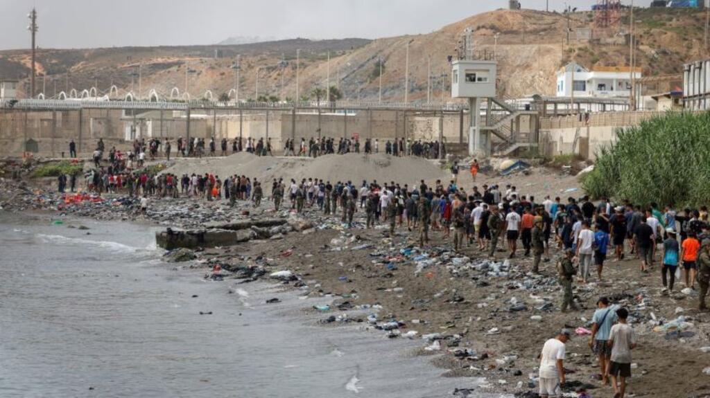 المغرب يعزز أمن الحدود بعد شائعات عن فتح حدود مع إسبانيا