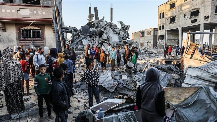 إسرائيل تقتل فلسطينيين بغارة جوية في غزة رغم الهدنة