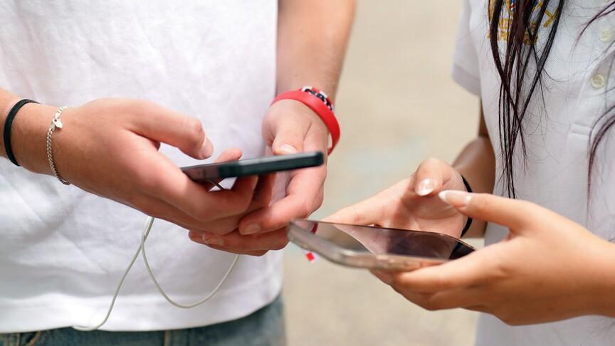 ماذا سيتغير للفتيان بعد اتفاق فيسبوك؟