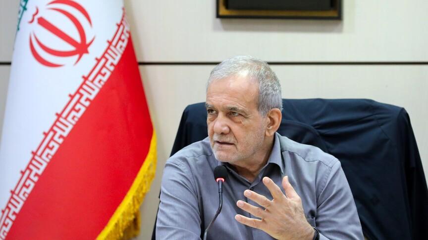 إيران تقول إنها اتفقت مع عُمان بشأن ممر هرمز