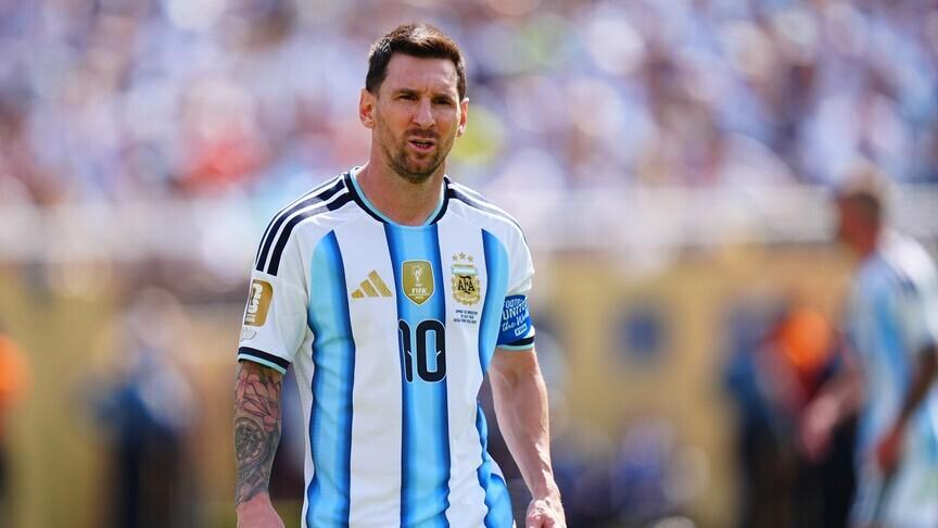 ليو ميسي ينهي مسيرته الدولية بعد فوزه بكأس العالم والألقاب الأخرى
